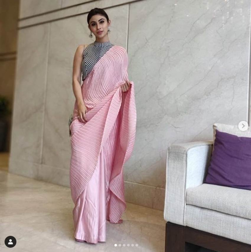 मौनी को पहला ब्रेक एकता कपूर ने अपने सुपरहिट शो क्योंकि सास भी कभी बहू थी में दिया। इस शो में मौनी पुलकित सम्राट के अपोजिट नजर आई थीं।