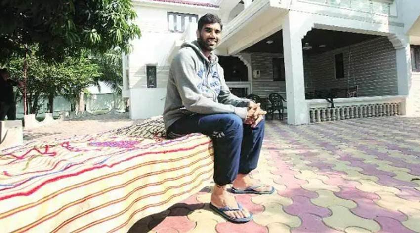 नवापुरा थाने के पुलिस इंस्पेक्टर आर एम चौहान का कहना है कि सुरती की तरफ से इस मामले में अप्लीकेशन आई है। उन्होंने कोई शिकायत दर्ज नहीं कराई है..इस कारण एफआईआर नहीं हुई है। (Photo: Indian Express)
