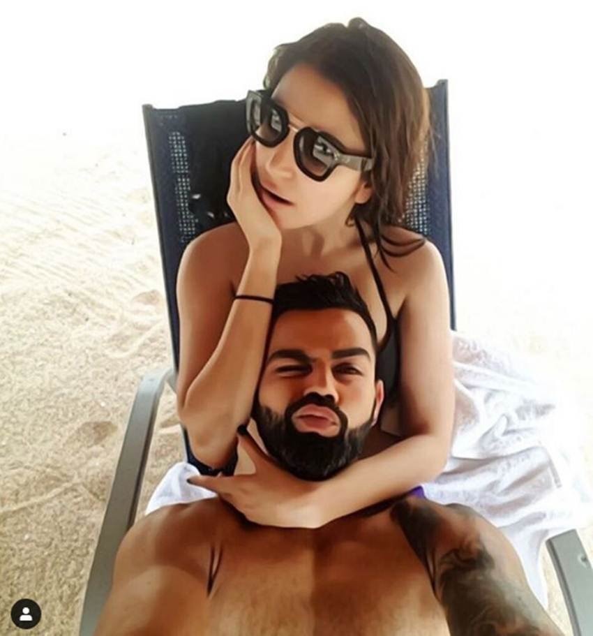 भारतीय क्रिकेट टीम के कप्तान विराट कोहली ने हाल ही में अपने इंस्टाग्राम अकाउंट से एक रोमांटिक फोटो शेयर की। इस तस्वीर में वह एक्ट्रेस पत्नी अनुष्का शर्मा की गोद में लेटे हुए नजर आ रहे हैं। इस कपल के फैंस को इनका ये रोमांटिक अंदाज खूब भाया। देखते ही देखते तस्वीर वायरल हो गई। वैसे इस साल विरुष्का के अलावा कई सेलिब्रिटीज ने अपने सोशल मीडिया अकाउंट से अपने पार्टनर के साथ रोमांटिक पोज में तस्वीरें शेयर कीं जो खूब वायरल हुईं। आइए डालते हैं ऐसी ही कुछ चुनिंदा तस्वीरों पर एक नजर।