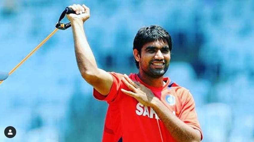बता दें कि मुनाफ पटेल वडोदरा क्रिकेट एसोसिएशन की सीनियर टीम के मेटॉर के तौर पर काम कर रहे हैं।(Photo: Munaf Patel Facebook)