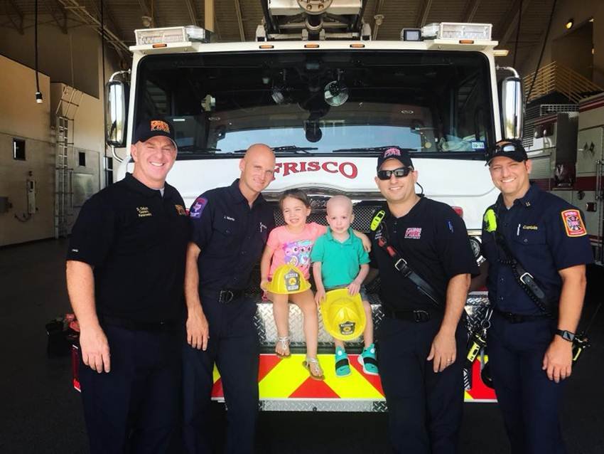 लोग इस बच्चे के ठीक होने की कामना करते हुए परिवार को हिम्मत बनाए रखने की बातें लिख रहे हैं।