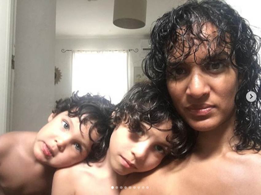 बता दें कि अनुष्का शंकर ने सात साल पहले ब्रिटिश डायरेक्टर जो राइट से शादी की थी। साल 2018 में दोनों ने तलाक लेने का फैसला किया। अनुष्का के जो राइट से दो बच्चे हैं।