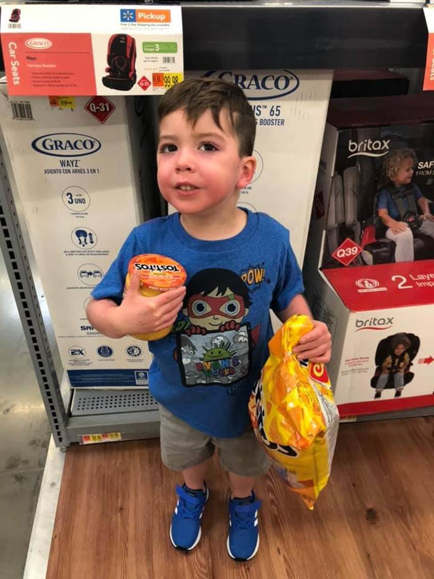 बेकेट को 4 साल की छोटी सी उम्र में ही इस खतरनाक कैंसर ने अपना शिकार बना लिया है।