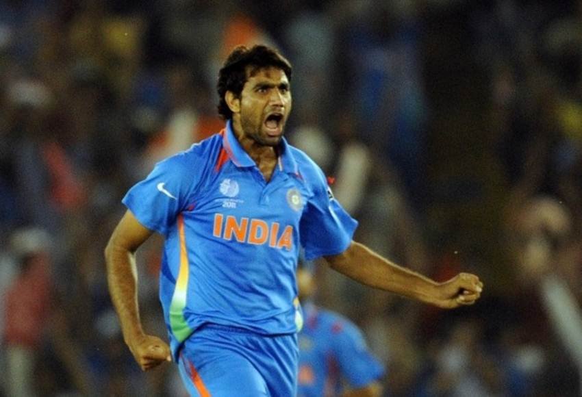 मुनाफ पटेल पर देवेंद्र सुरती ने आरोप लगाया है कि वह वडोदरा क्रिकेट एसोसिएशन में हो रहे भ्रष्टाचार की पोल खोलने में लगे हैं इसी लिए उन्हें धमकाया जा रहा है।(Photo: Munaf Patel Facebook)