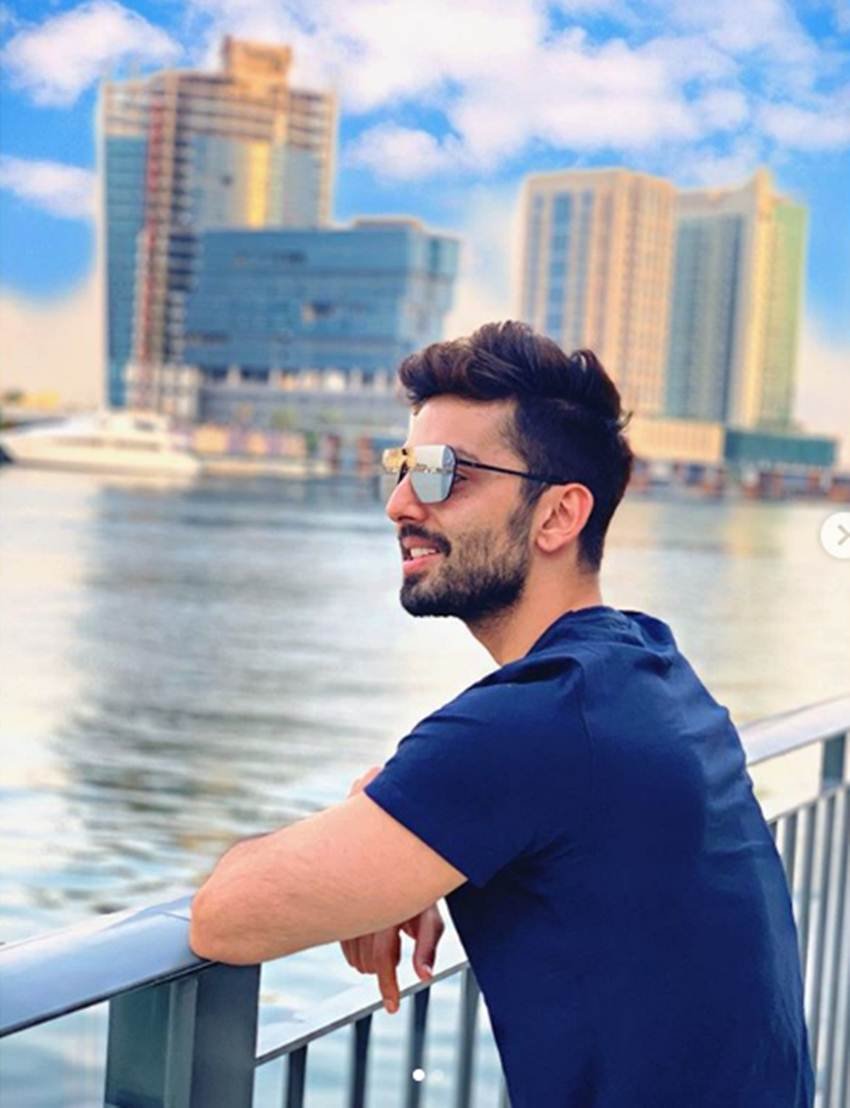 हिमांश कोहली से जब पूछा गया कि वह किसे बिग बॉस हाउस में देखना चाहते हैं? उनका जवाब था- रेखा। हिमांश ने कहा- रेखा जी के पास बहुत सारे मजेदार किस्से हैं दुनिया को बताने के लिए।
