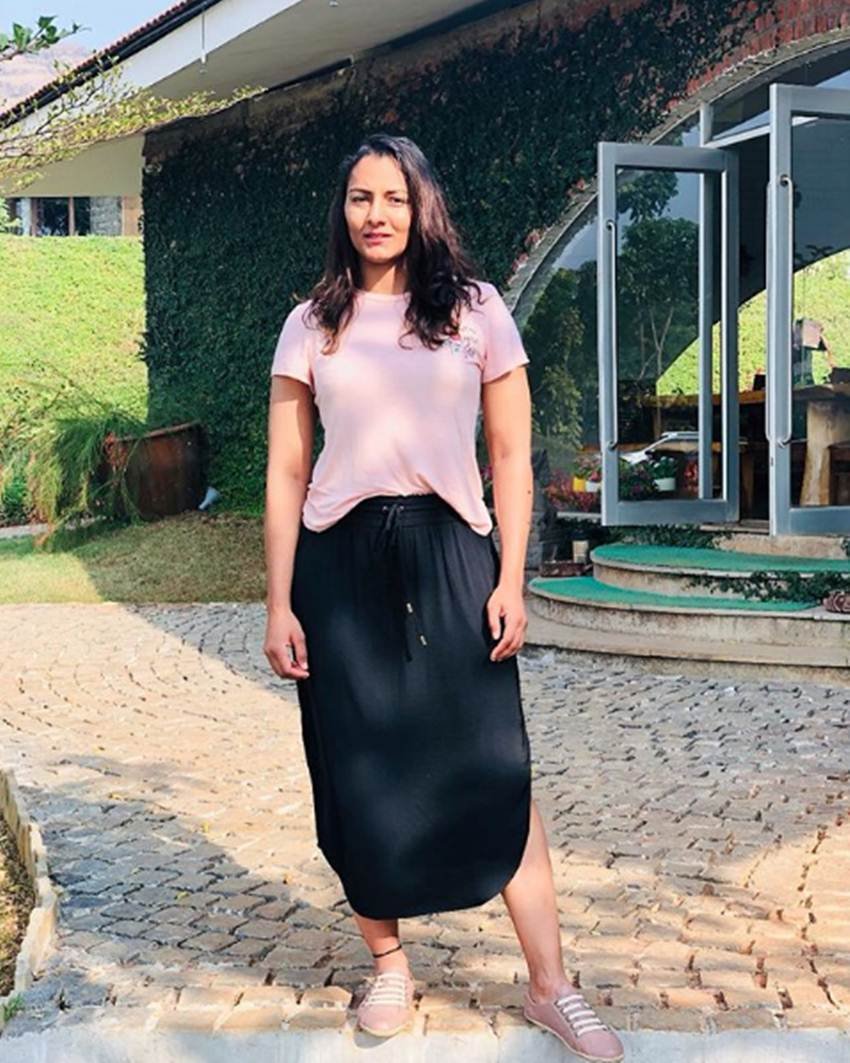 गीता ने आगे लिखा- जब उसकी पहली धड़कन सुनाई देती है और पेट में किक याद दिलाती है कि वो कभी अकेला नहीं है। आप जिंदगी को तब तक समझ नहीं सकते जब तक ये आपके अंदर नहीं पलती है।