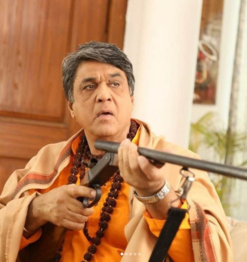 मुकेश खन्ना ने FEFKA से कहा है कि डायरेक्टर अपनी फिल्म में उनके शक्तिमान वाले कैरेक्टर का इस्तेमाल बंद करे नहीं तो वह लीगल एक्शन लेंगे। (Photo: Mukesh Khanna Instagram)
