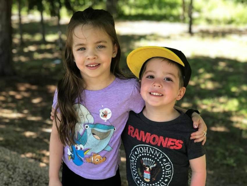 कैटलीन ने फेसबुक पोस्ट में आगे लिखा कि, 'हमारी बेटी को बस ये पता है कि उसका भाई बीमार है। वह बस अपने सबसे अच्छे दोस्त अपने भाई के हरसंभव तरीके से ख्याल रखने की कोशिश में लगी रहती है।'