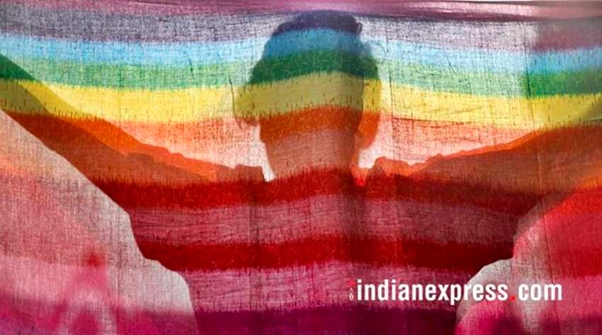 समलैंगिकता को लेकर हमेशा से बहस होती रहती है कि क्या ये नॉर्मल है? कई देशों में समलैंगिकता अपराध है तो कई देशों में इसे कानूनी सुरक्षा मिली हुई है। समलैंगिकता पर विवाद के बीच आप ये जानकर हैरान होंगे कि ये प्रवृत्ति सिर्फ इंसानों में ही नहीं बल्कि जानवरों में भी होती है। जी हां बहुत से ऐसे जानवर हैं जो समलैंगिक होते हैं। आइए जानते हैं ऐसे ही कुछ जानवरों के बारे में-