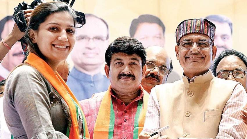 सपना चौधरी बिग बॉस सीजन 11 में थीं। भारतीय जनता पार्टी ने सपना चौधरी को भी अपनी पार्टी से जोड़ लिया है। सपना ने 2019 के चुनावों में बीजेपी के लिए प्रचार भी किया था। (Photo: PTI)