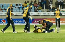 कैरेबियन प्रीमियर लीग के मैच में घायल हुए आंद्रे रसेल; हेलमेट में फंसी गेंद, स्ट्रेचर से बाहर ले जाना पड़ा