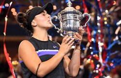 US OPEN: 19 साल की बियांका एंड्रेस्कू ने रचा इतिहास, 37 साल की सेरेना को हराकर ग्रैंड स्लैम जीतने वाली पहली कनाडाई बनीं; देखें VIDEO