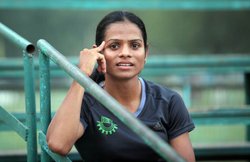 अब BMW से घूमती हैं दुती चंद, पर गुरबत के दिनों में नॉन-वेज खाना तो दूर उसके बारे में जानती तक नहीं थीं