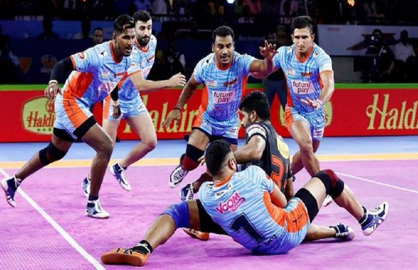 Pro Kabaddi 2019, Bengal Warriors vs Dabang Delhi Live Streaming: यहां जानिए मैच की ऑनलाइन स्ट्रीमिंग
Pro Kabaddi 2019, Bengal Warriors vs Dabang Delhi Live Streaming: यहां जानिए मैच की ऑनलाइन स्ट्रीमिंग