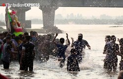 Bhopal: गणेश विसर्जन हादसे में परवेज ने भी गंवाईं थी जान, रोते हुए बोली मां- पूजा के लिए गया था अगरबत्ती खरीदने