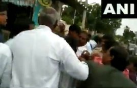 Dalit MLA, MLA Vundavalli Sridevi, YSRCP, Dalit, Caste, TDP Leaders, Entry, Ganesh Pandal, Ananthavaram Village, Guntur, Andhra Pradesh, State News, Trending News, National News, Hindi News
