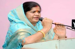 महिला एवं बाल विकास मंत्री पर ट्रांसफर के लिए पैसे मांगने के आरोप, वीडियो हुआ वायरल