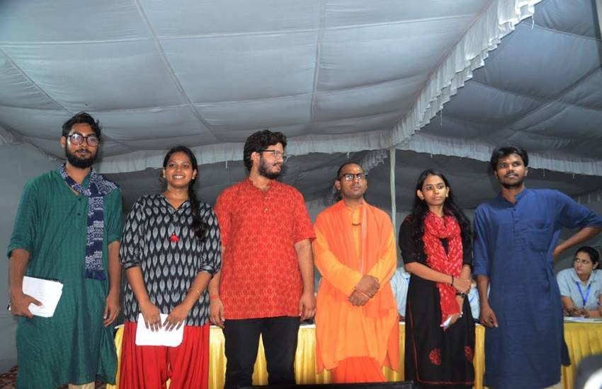 छात्र संगठन में परिणामों को लेकर कोई प्रतिक्रिया नहीं दिखाई दे रही थी।