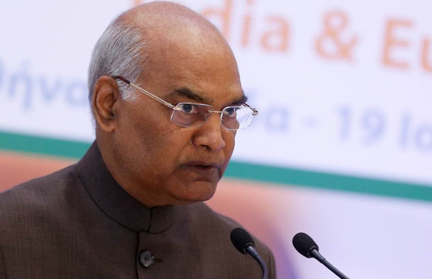 अभी तक पाकिस्तान ने हवाई क्षेत्र को पूरी तरह से प्रतिबंधित करने पर फैसला नहीं किया है लेकिन राष्ट्रपति कोविंद के विमान को मंजूरी न देकर उसने अपनी मंशा जाहिर की है। (फाइल फोटो-Reuters)