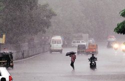 Madhya Pradesh Rains, Weather Forecast Today Updates: भारी बारिश से मध्य प्रदेश बेहाल, स्कूलों-घरों में घुसा पानी
