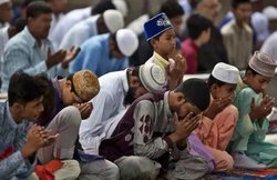 Muharram 2019: आज मुहर्रम का 10वां दिन, पढ़ी जाएगी आशुरा की नमाज, जानें इसकी खासियत