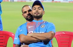 ऋषभ पंत संग वायरल हुई फोटो पर बोले गब्बर, कहा- लड़कों से इतना भी प्यार नहीं कि उन्हें गोद में बैठाऊं