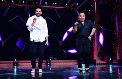Nach Baliye 9 Upcoming Episode: हाई हील में Ayushmann Khurrana ने किया डांस, नच बलिए 9 के सेट पर मेल डांसर्स ने पहने फीमेल कॉस्ट्यूम