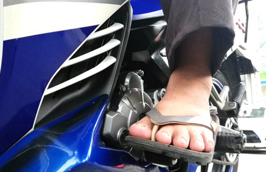 Motor Vehicle Act 2019, wearing slippers while driving, wearing flip flop while driving, wearing chappal while driving, new traffic rules 2019, new traffic rule fine rate, new traffic rule fines