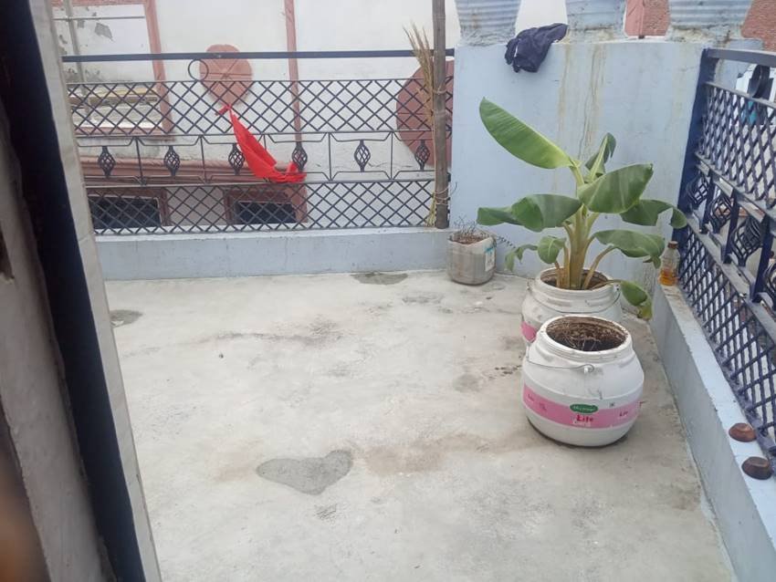 smallest house of delhi, bedroom, kitchen, bathroom, family lives in 6 yard, six yard house, smallest house in six yard, delhi smallest house, jansatta photo gallery, jansatta news gallery, jansatta photos, NCR Smallest house, small hose in delhi