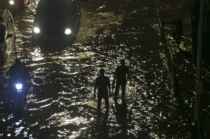 "mumbai rains, mumbai rains latest news, orange alert in mumbai, mumbai red alert, mumbai red alert news, mumbai rains today, mumbai heavy rains, rain in mumbai, mumbai rains today live update, mumbai weather, mumbai rains live, mumbai rains forecast, mumbai rains forecast today, mumbai weather, mumbai weather today, mumbai weather forecast, mumbai weather forecast today, mumbai forecast