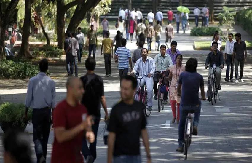 दुनिया भर के 15,000 से अधिक व्यक्तियों पर यह सर्वे किया गया।
(फोटो सोर्स: AP Photo/Aijaz Rahi, File) दुनिया भर के 15,000 से अधिक व्यक्तियों पर यह सर्वे किया गया।
(फोटो सोर्स: AP Photo/Aijaz Rahi, File)