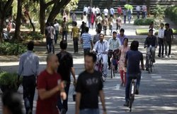 टेक्नोलॉजी इस्तेमाल क्या हमें यंग महसूस कराती है, जानिए क्या कहता है सर्वे