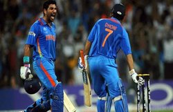 धोनी के संन्यास की चर्चाओं से बौखलाए युवराज सिंह, कहा- इसका फैसला करना सिर्फ माही का हक