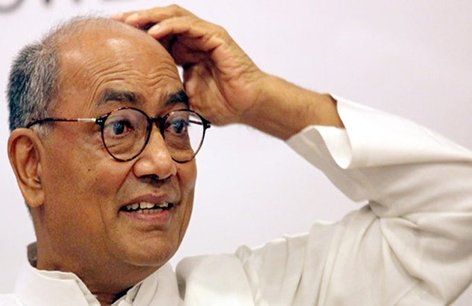 आवारा गायों का फोटो शेयर कर बोले दिग्विजय सिंह, ‘कहां हैं गोरक्षक’; CM कमलनाथ को भी दिया चैलेंज