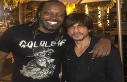 नाइट राइडर्स की शानदार जीत के बाद शाहरुख खान ने ब्रावो के साथ किया ‘लुंगी डांस’, क्रिस गेल ने शेयर की तस्वीर