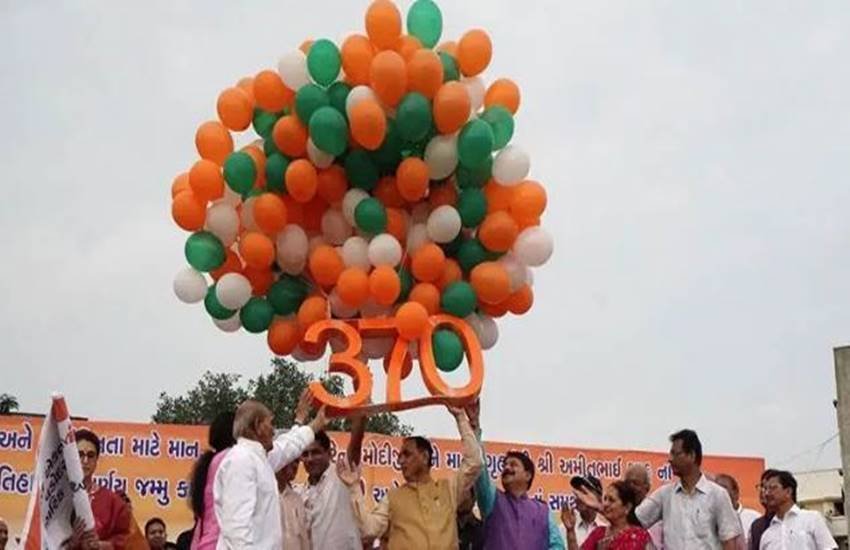Gujarat, MS University, Whatsapp group, Whatsapp message, article 370, abolition of Article 370, modi govt, Gujarat CM, Vijay Rupani, BJP, Congress, india news, Hindi news, news in Hindi, latest news, today news in Hindi
