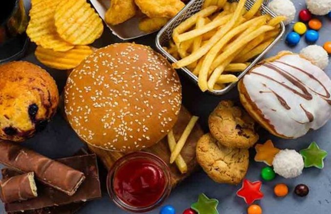 रिपोर्ट: जंक फूड खाने से बेकार हुए 17 साल के लड़के के कान-आंख