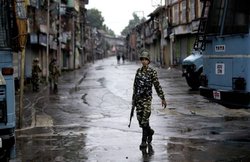 जब अपने घर में बाप-भाई के बिना सुरक्षित नहीं तो बाहर कैसे देने जाएं बोर्ड एग्जाम? 19 वर्षीय कश्मीरी छात्रा ने सुनाई सेना के खौफ की दास्तां