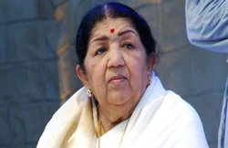 लता मंगेशकर को सीने में दर्द के बाद अस्पताल में भर्ती कराया गया