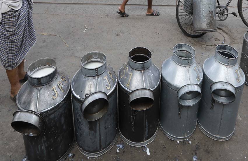 Muharram, pakistan, imran khan, milk, unhrc, kashmir, article 370, india pakistan, pakistan debt, pakistan economic crisis, pakistan, petrol prices Pakistan, Karachi Commissioner, Iftikhar Shallwani, Commissioner Office