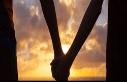 जिसे घरवालों ने बताया था रेपिस्ट उसी लड़के के लिए पूरे परिवार को जहर खिला भाग गई नाबालिग