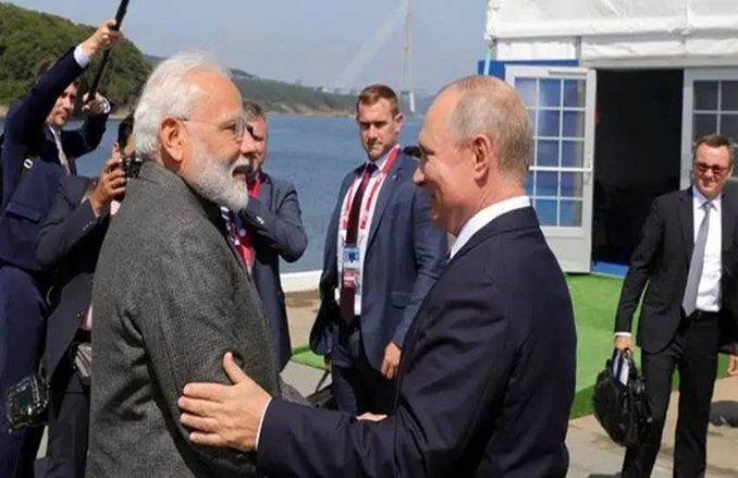 रूसी राष्ट्रपति ने पीएम मोदी को बताई ज्वेज्दा पोत की अत्याधुनिक तकनीक