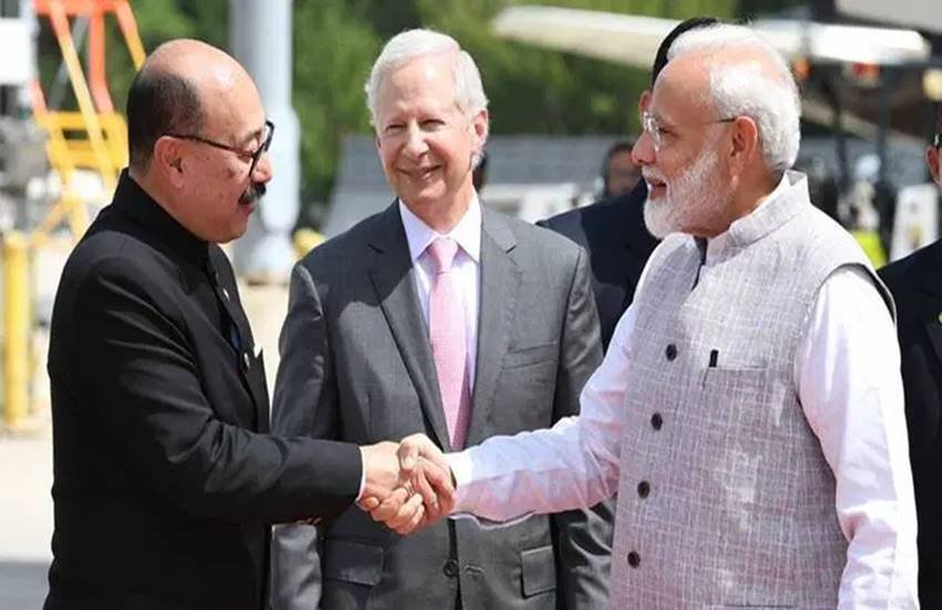 मोदी के प्रशंसक बहुत हैं अगर अमेरिका में तो आलोचक भी काफी हैं और इतने ताकतवर हैं यह आलोचक कि उन्होंने मोदी को अमेरिका आने से रोक रखा था एक पूरे दशक तक।