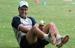 भारत के लिए वर्ल्ड कप खेल चुके दिनेश मोंगिया ने लिया संन्यास, बॉलीवुड में भी कर चुके हैं काम