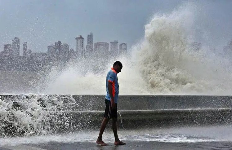 Weather Forecast Today Updates: मध्य प्रदेश में बारिश के चलते जन जीवन बेहाल, 32 जिलों में अलर्ट जारी