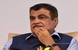 स्टिंग ऑपरेशन में कहा – नितिन गडकरी की गाड़ी है, जांच केंद्र ने बिना चेक किये ही बना दिए प्रदूषण प्रमाण पत्र