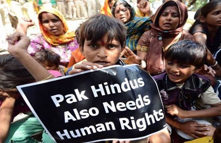 Pakistan, Hindu teacher, attacked by mob, Sindh Province, allegation of blashphemy, blashphemy, Ghotki area, hindu temple vandalised, hindu minority, international news, internation news in hindi, india news, Hindi news, news in Hindi, latest news, today news in Hindi
