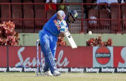 आउट ऑफ फॉर्म चल रहे पंत को लेकर चर्चाओं का माहौल गर्म, लक्ष्मण की सलाह- इस नंबर पर खेले ऋषभ