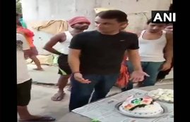 Bihar, Sitamarhi Jail, criminal cutting cake, jail video, birthday party in jail, mutton party in jail, Darbhanga, double murder case