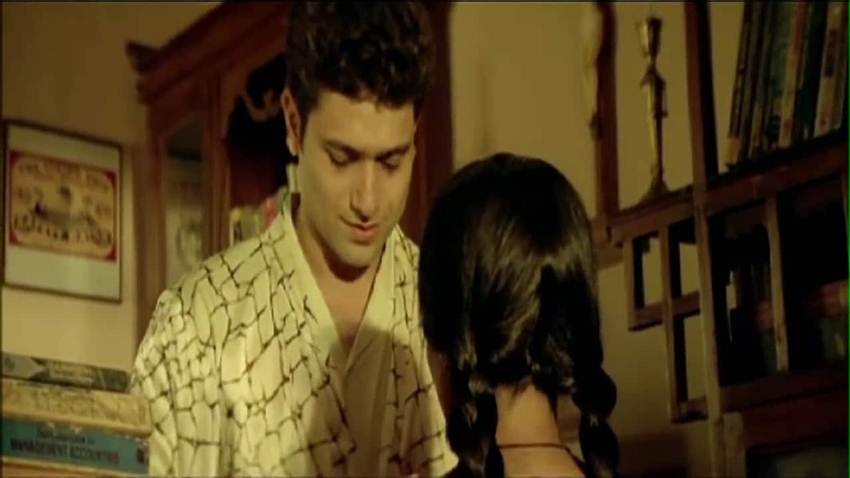Sins: यशराज बैनर तले बनी इस फिल्म में एक पादरी और लड़की के बीच के जिस्मानी संबंधों को दिखाया गया था। सेंसर बोर्ड ने इसे बैन तो कर दिया लेकिन यूट्यूब पर ये फिल्म देखी जा रही है।